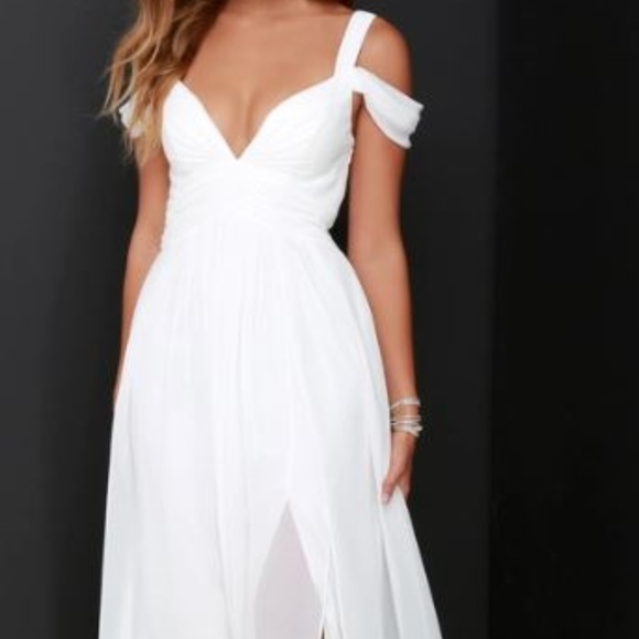 Lulus Dresses & Skirts - Beautiful dress for Formal/Prom/Wedding